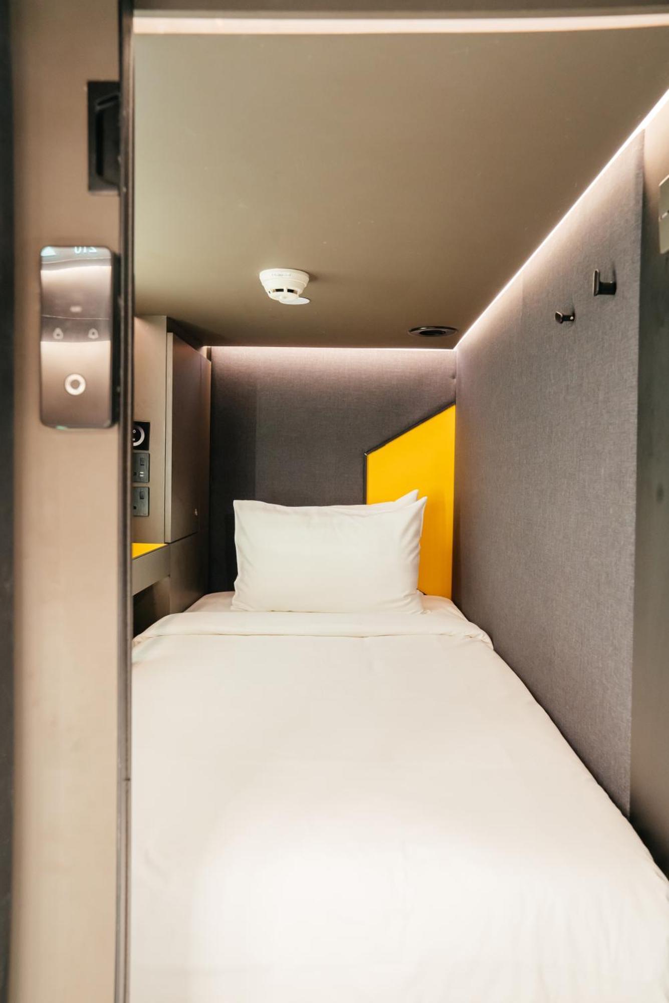 Capsule Transit Sleep Lounge Klia T1 - Landside Hotel Sepang Exterior photo